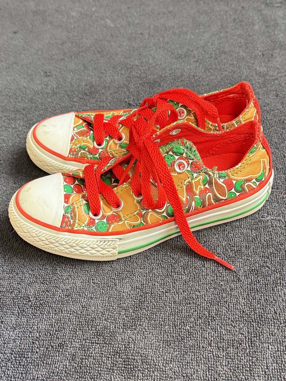 Converse All Star Low Christmas Gingerbread Size 11 Kids